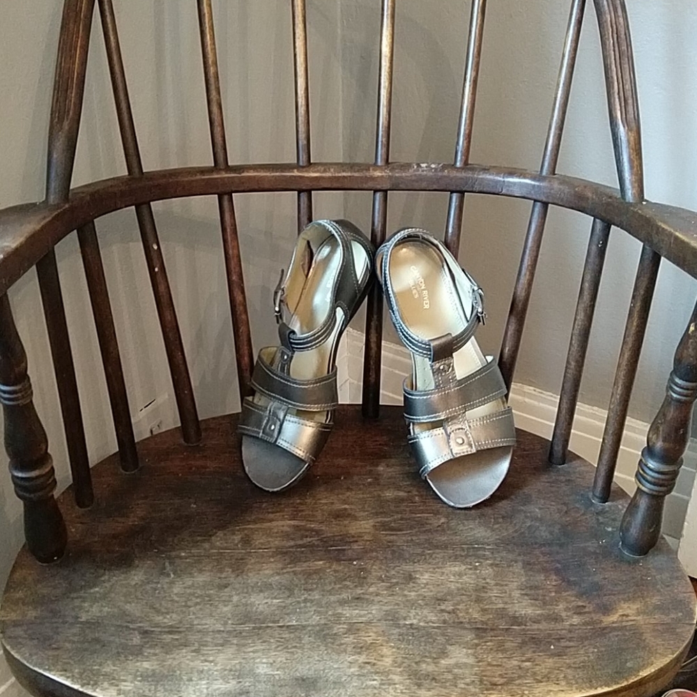 Canyon River Blues pewter sandals